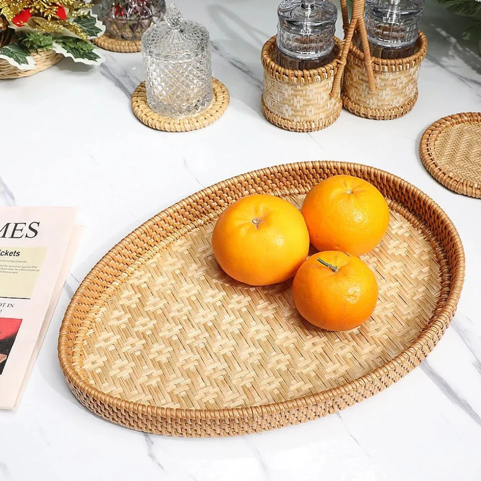 Oval rattan tray