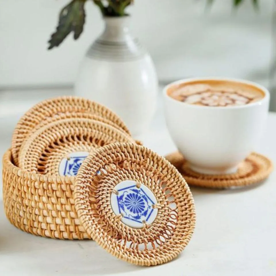 Round rattan coaster set