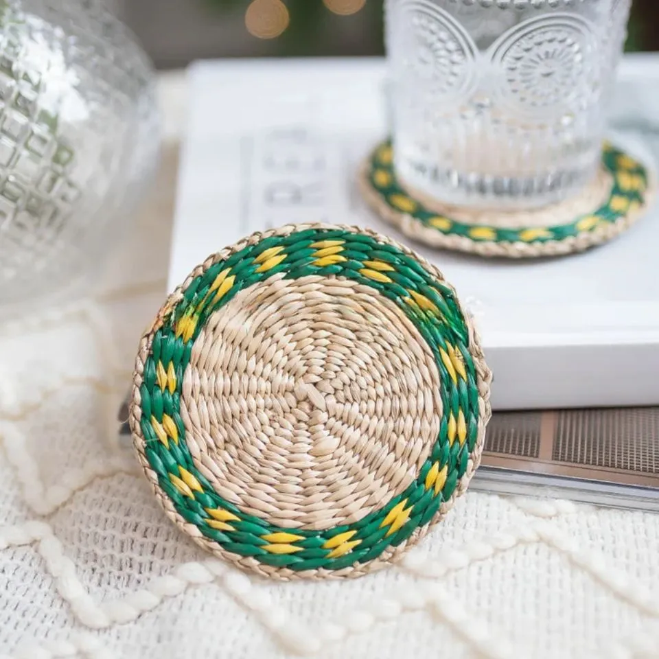 Green-rimmed water hyacinth coaster