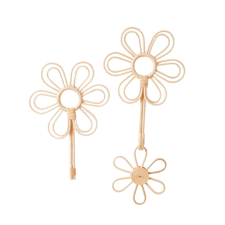 Flower Shaped Rattan Wall Decor Low Moq