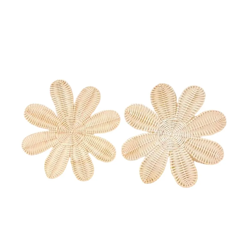 Flower Shaped Rattan Wall Decor Private Label
