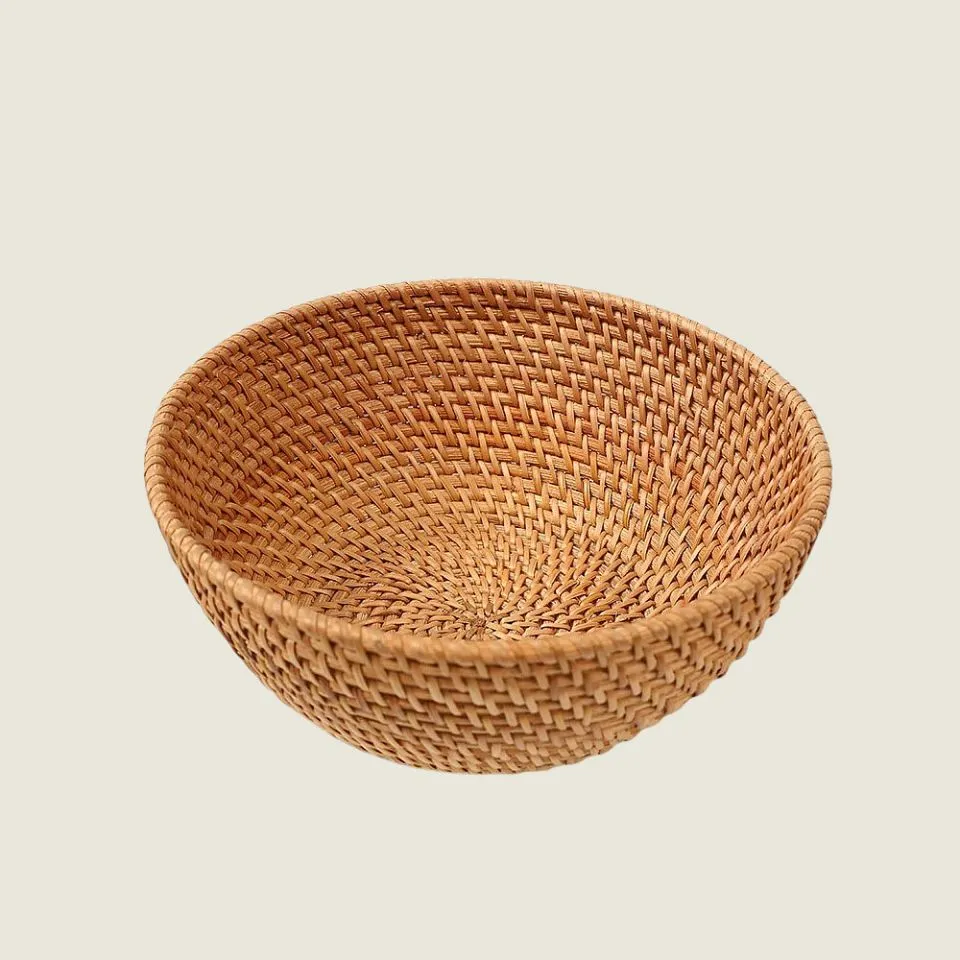 Deep round handwoven rattan fruit bowl – extra capacity premium natural rattan