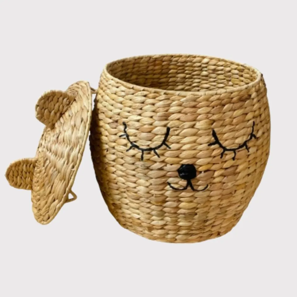Cute bear-face seagrass storage basket with detachable lid, perfect for custom kid basket manufacturing.