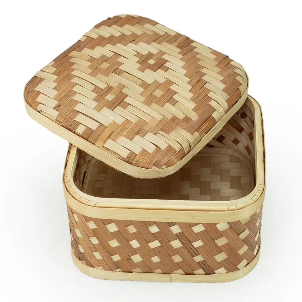 Square bamboo storage box with lid featuring intricate herringbone weave pattern – premium handicraft manufacturing by EHM